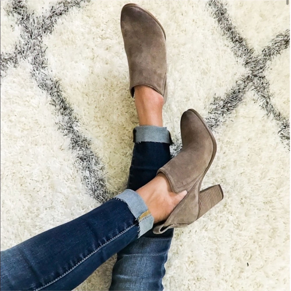 Vince Camuto Francia Booties Grey Leather Boots 6